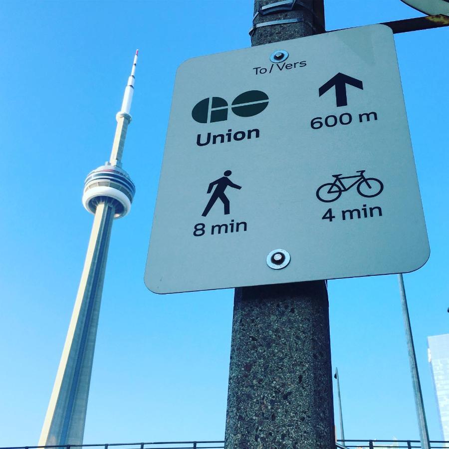 Апартаменты Luxury Adventure Cn Tower/Mtcc/Scotiabank Arena Торонто Экстерьер фото